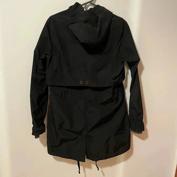 Mountain Hardwear Black Hooded Ski Jacket - Picture 6 of 9